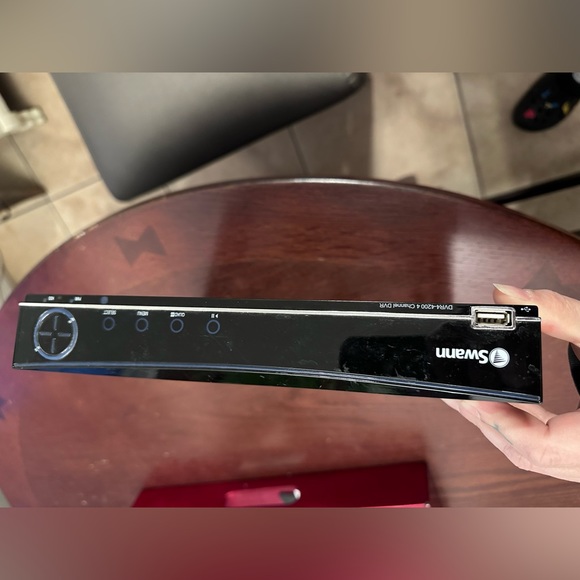 swann dvr4-4200 4 channel dvr
Item works turns on.
Make An offer need to sell - Picture 3 of 10